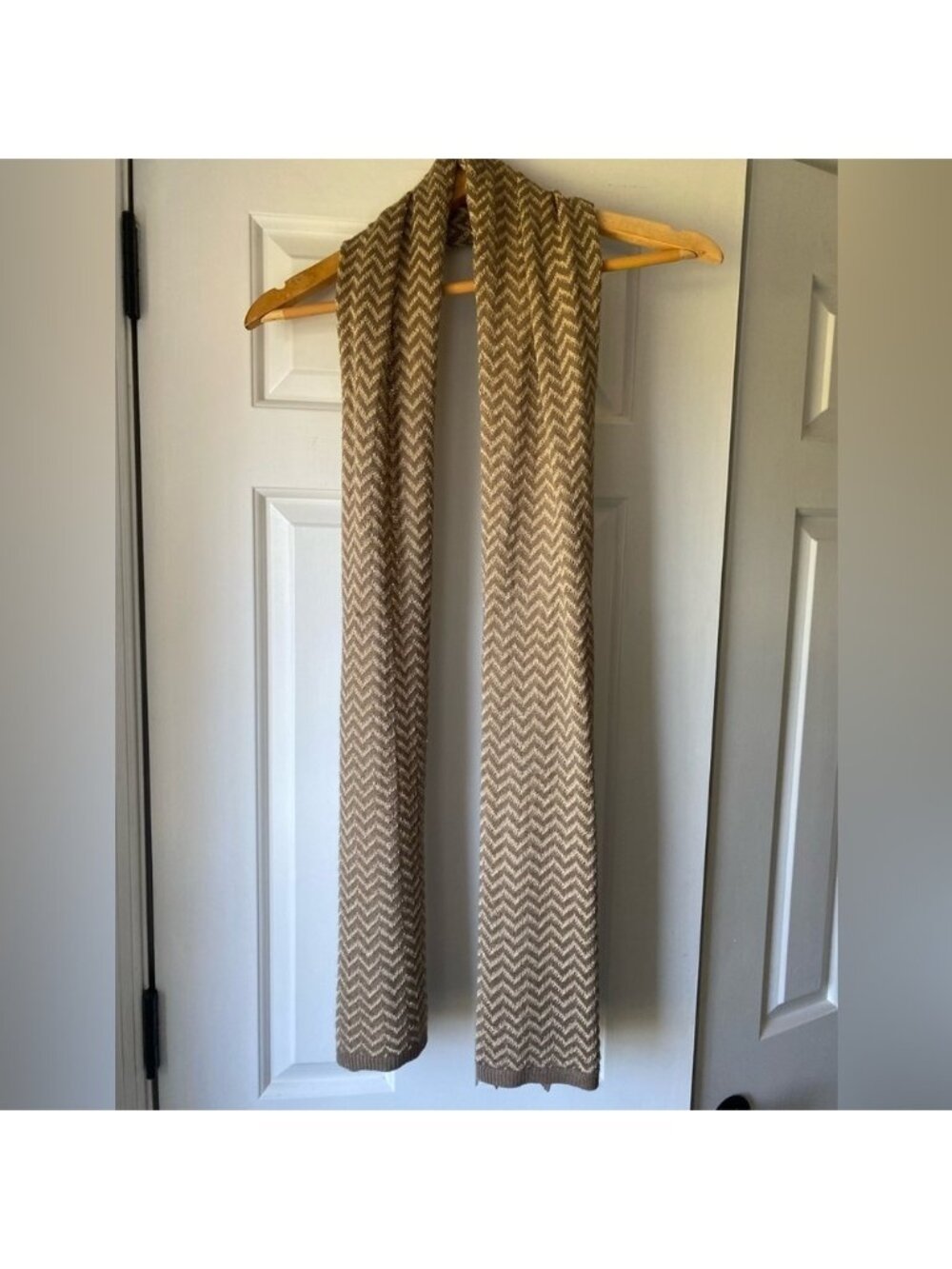 Women’s Knit Herringbone Scarf